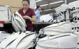 Xuất khẩu vali, túi xách, ô có thể vượt 1,7 tỷ USD năm 2013